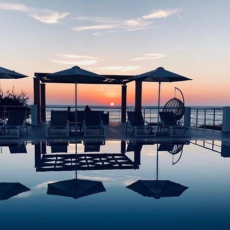 Remenzo Hotel Ликсури Екстериор снимка