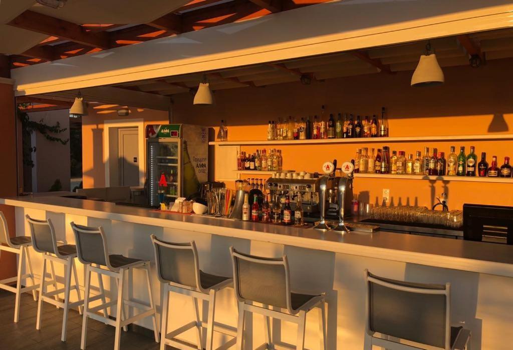 Remenzo Hotel Ликсури Екстериор снимка